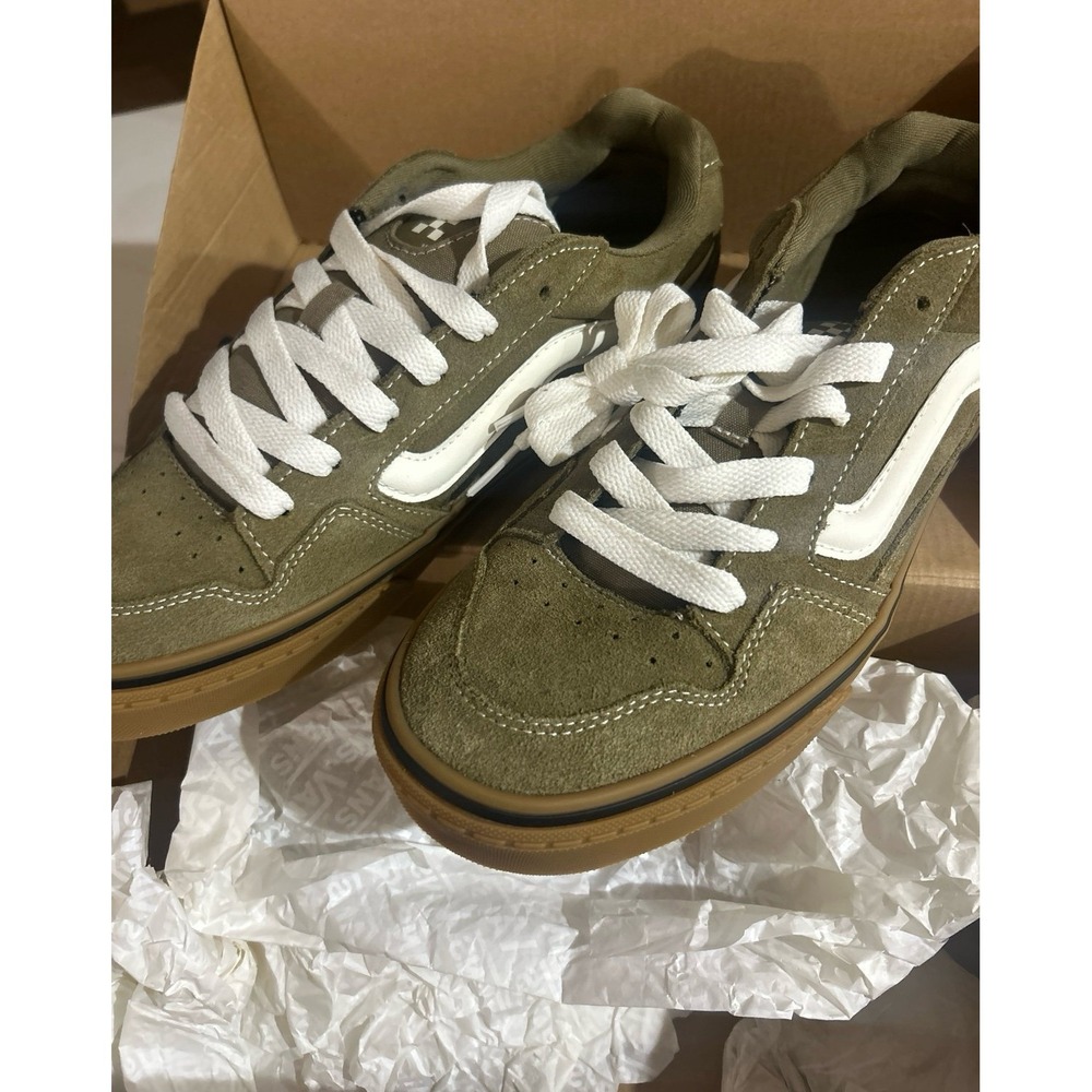NEW IN BOX Vans Men's Caldrone Sneaker, Suede Gum Olive, 8 M US